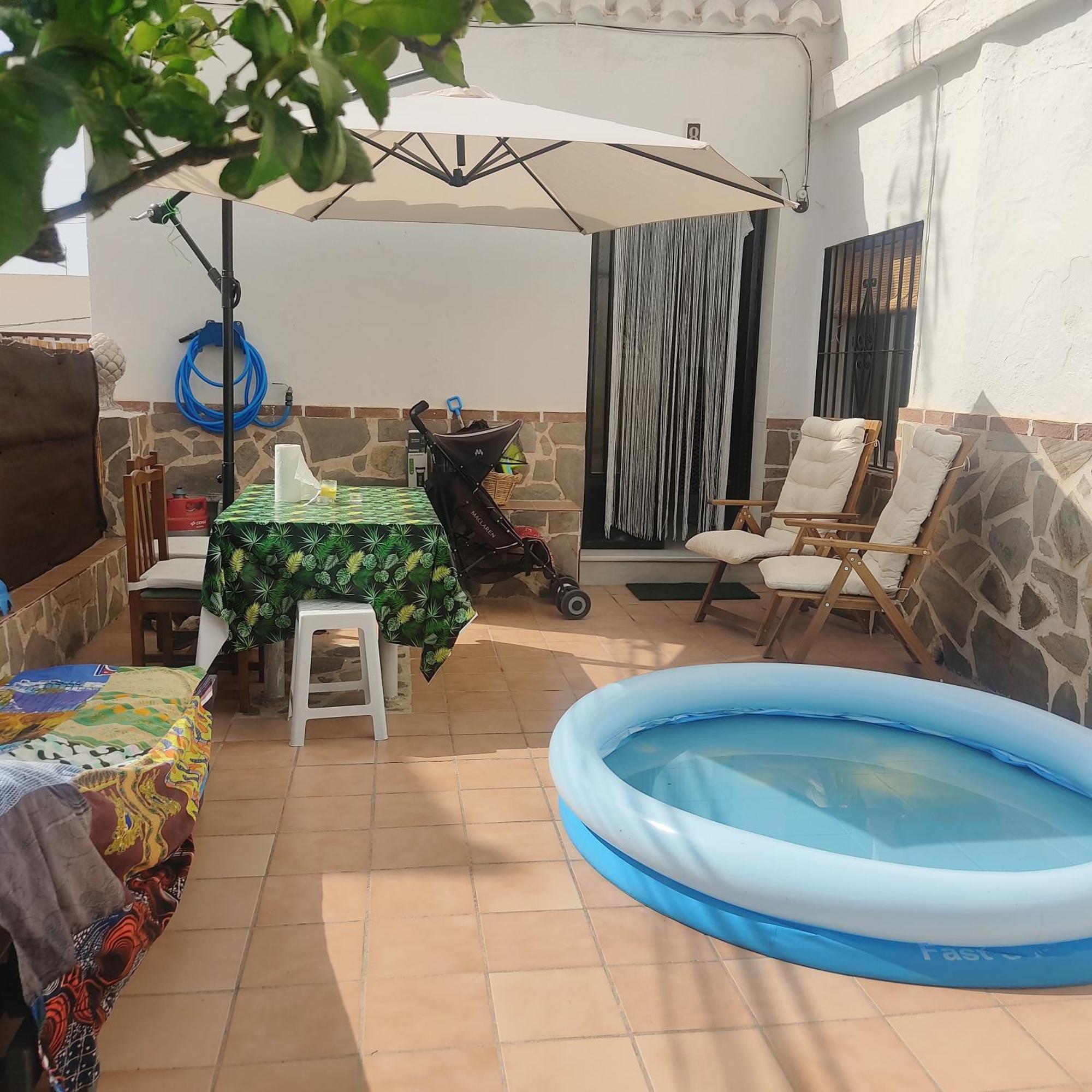 Acogedora Casa Familiar Con Patio Villa Salobrena Luaran gambar