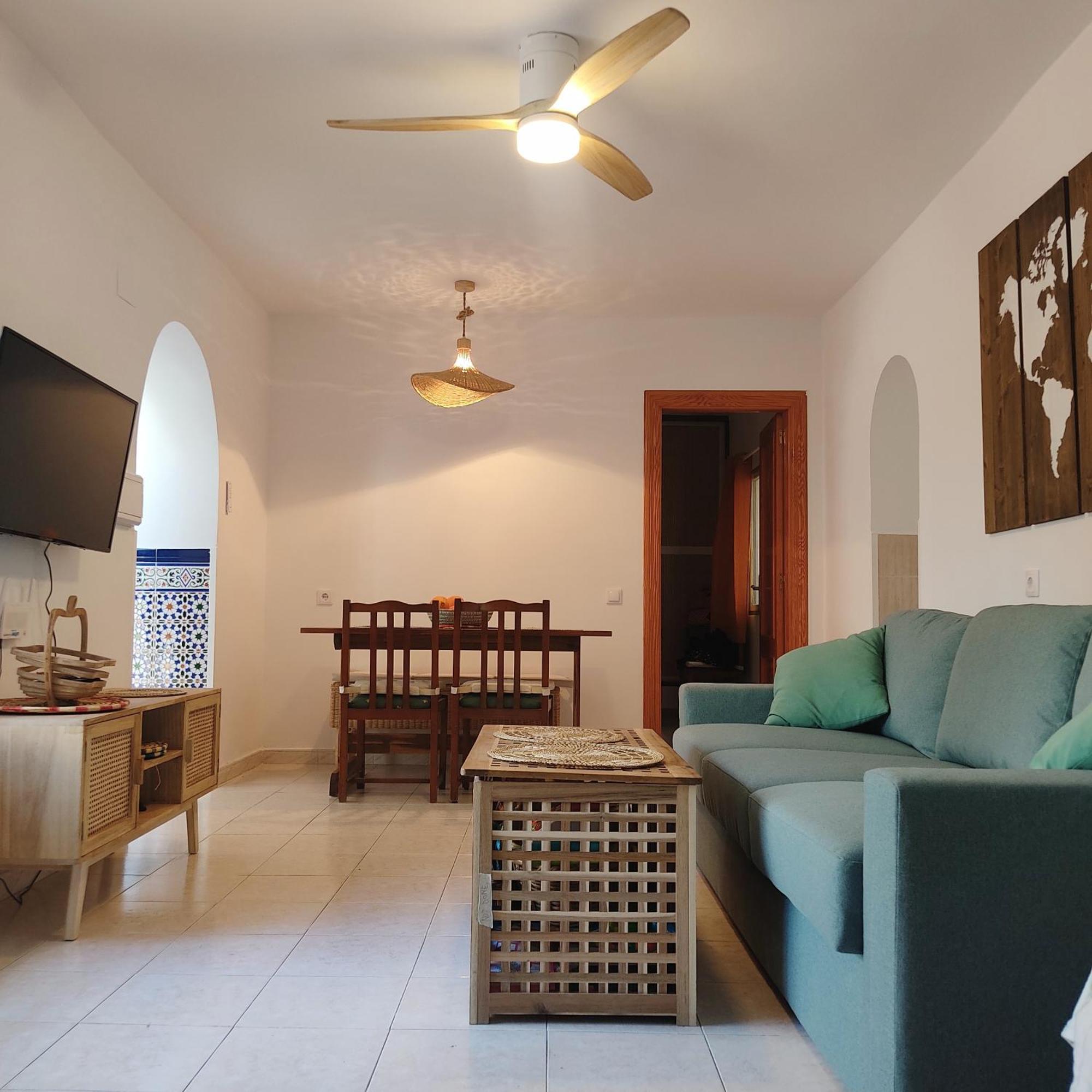 Acogedora Casa Familiar Con Patio Villa Salobrena Luaran gambar